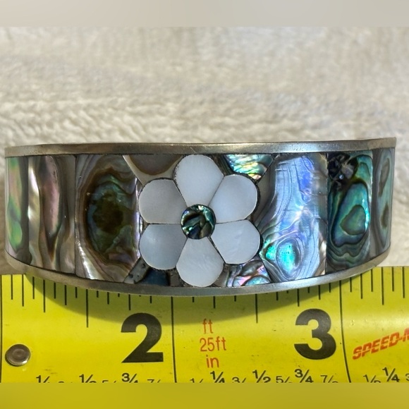 Alpaca Mexico Silver Abalone Flower Bracelet - Picture 1 of 2